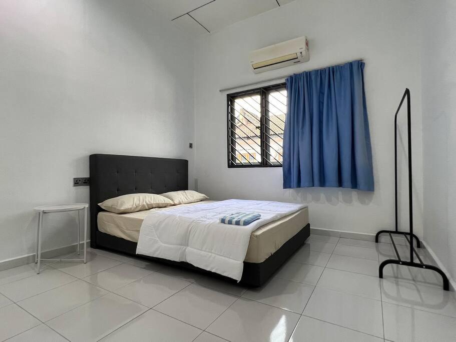 M Guest House2 Muar Buitenkant foto