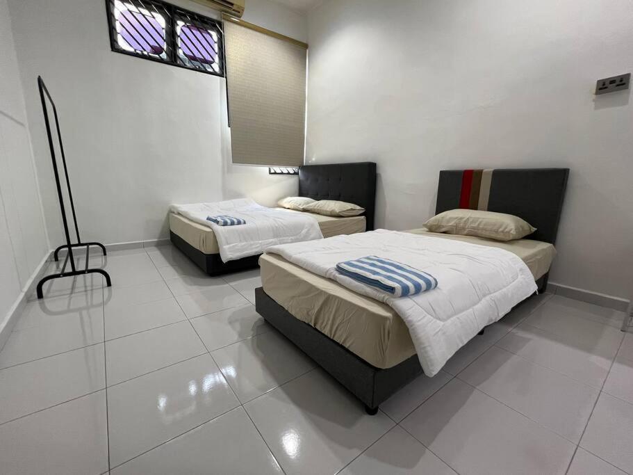 M Guest House2 Muar Buitenkant foto